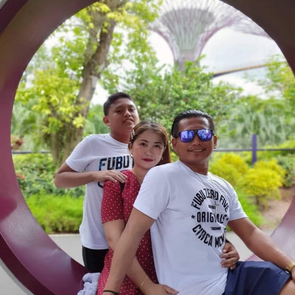 Angelito Naguit and family